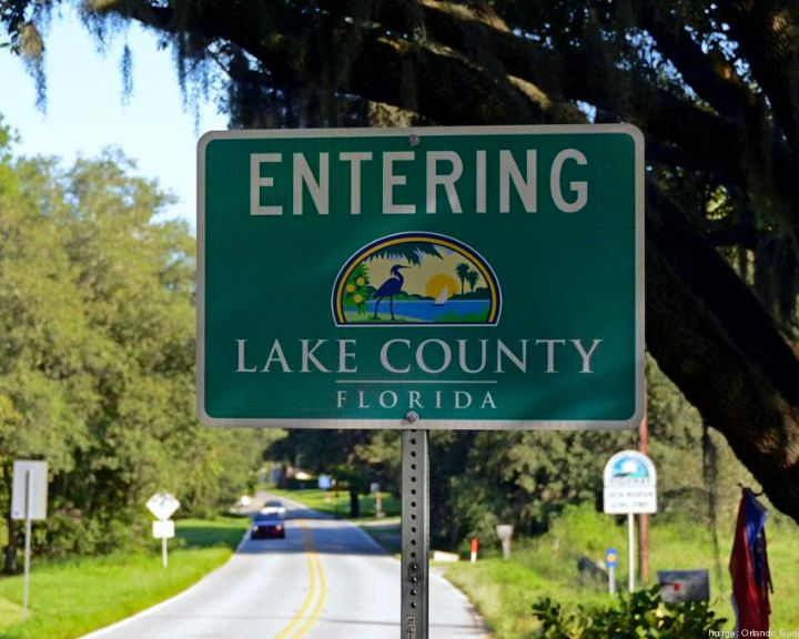 The sign indicates the entry into Lake County, Orlando, Florida.